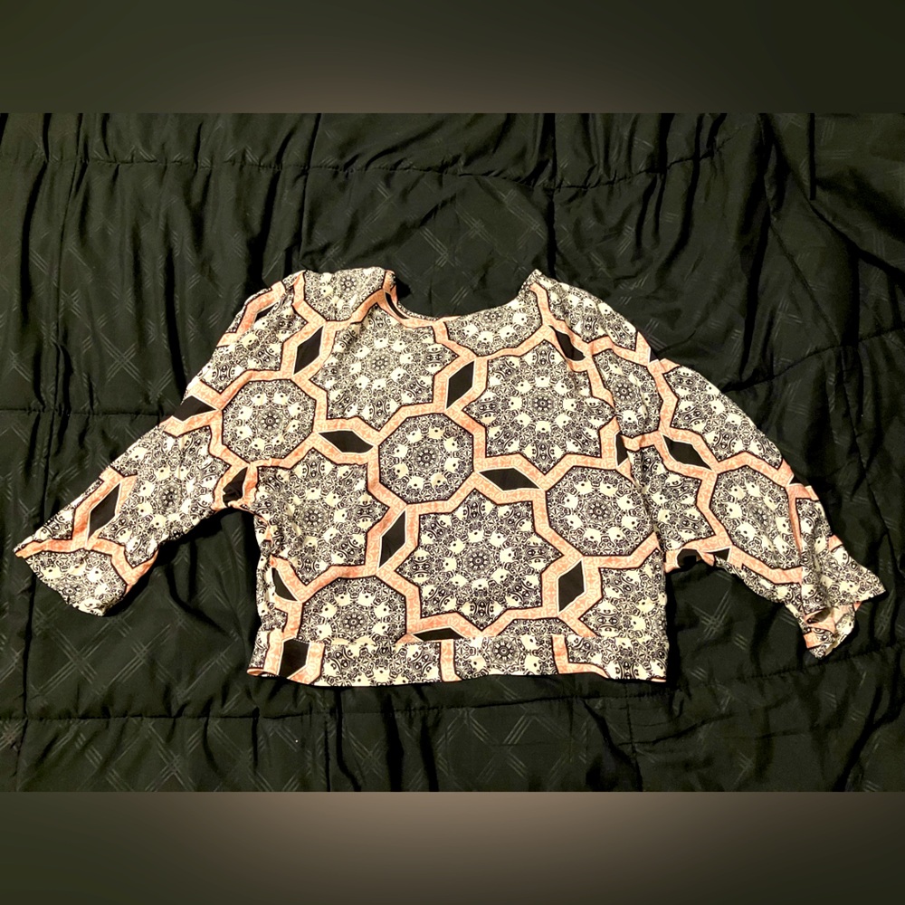 Buffalo Branded 3/4 Length Sleeve Cropped Shirt in Size XS